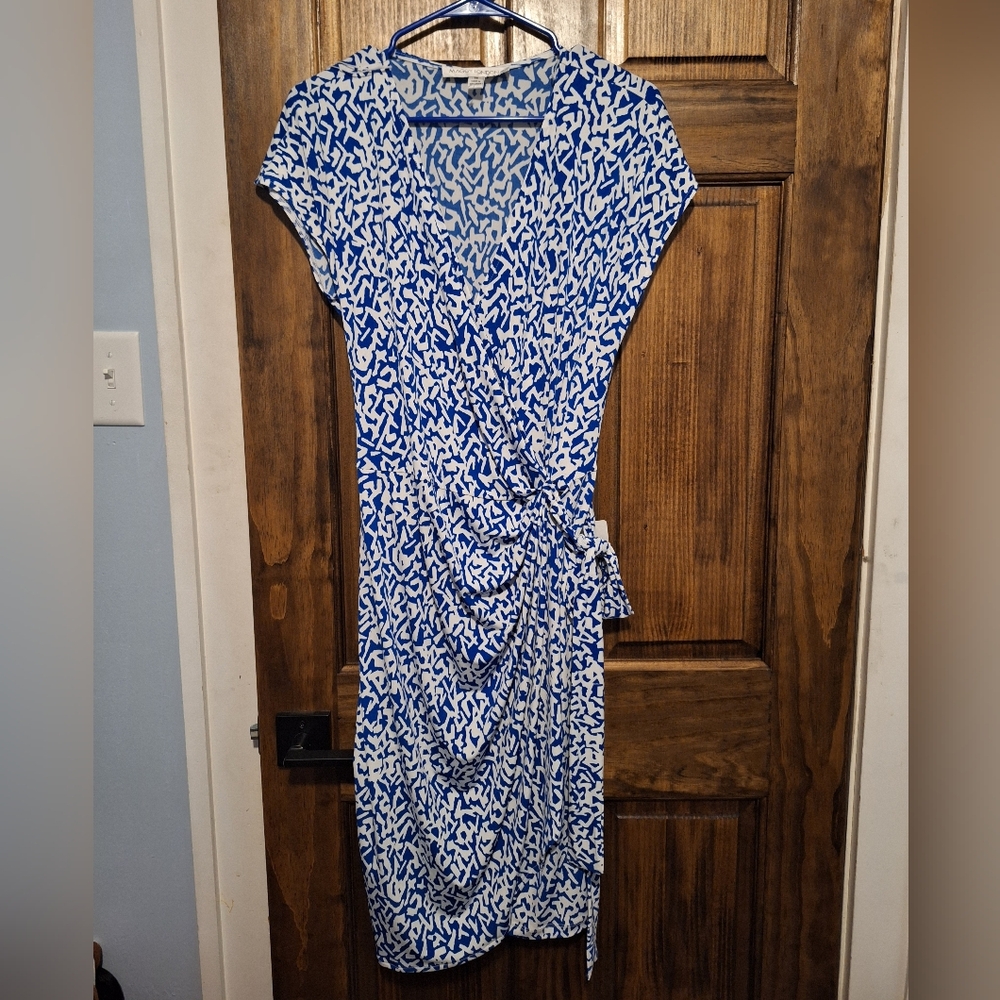 Maggy London Blue and White Patterned Midi Wrap Dress With Tie And Snap Size 14